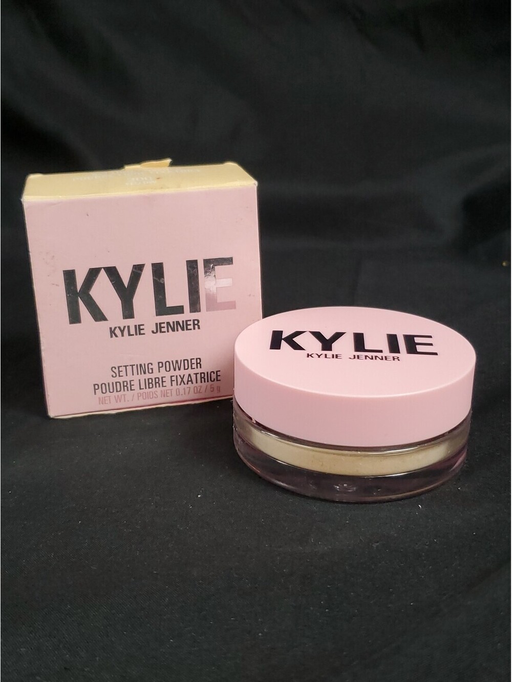 Kylie Jenner Cosmetics Setting Powder 0.17oz Color 300 Yellow NEW Sealed
